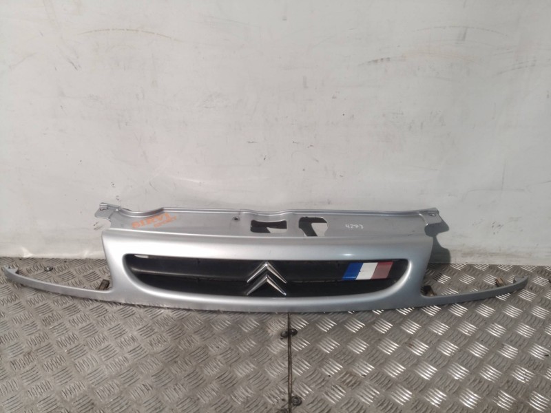 Recambio de rejilla delantera para citroën saxo 1.6 vtl referencia OEM IAM   