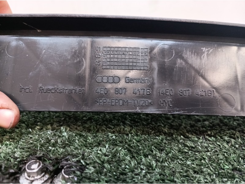 Recambio de molduras traseras para audi a8 (4e2) 3.7 quattro referencia OEM IAM 4E0807417B 4E0807417B 4E0807417