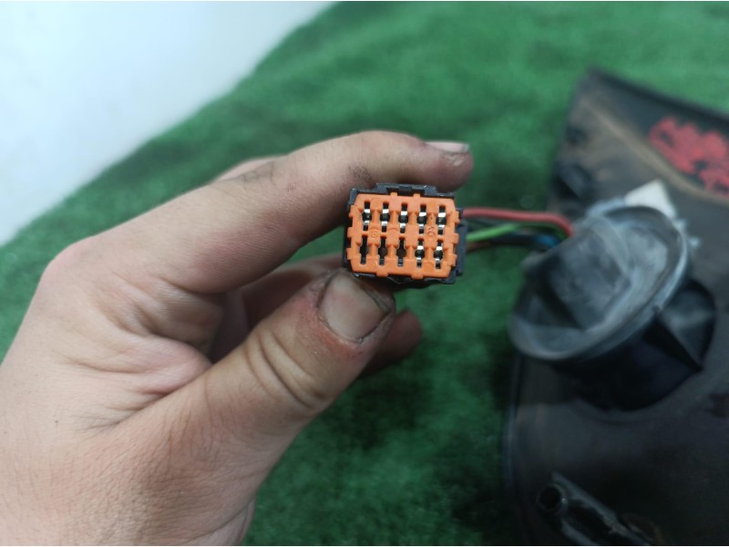 Recambio de retrovisor derecho para peugeot 206 berlina referencia OEM IAM 017003 017003 017003