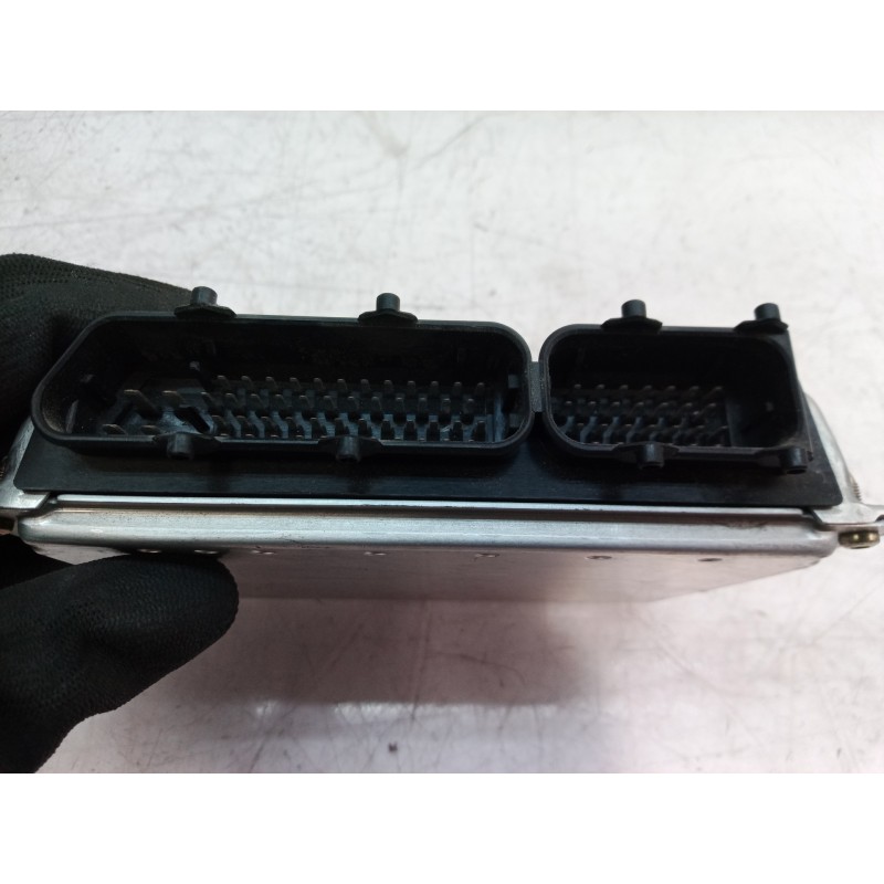 Recambio de centralita motor uce para audi a4 berlina (b5) 1.8 referencia OEM IAM 8D0907557S 0261204182183 0261204182183