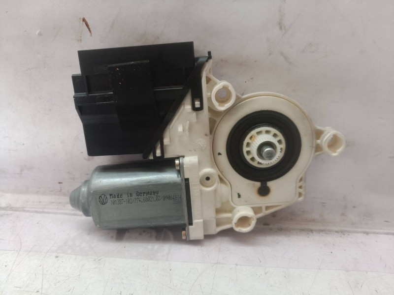 Recambio de motor elevalunas delantero izquierdo para seat ibiza (6l1) referencia OEM IAM 6L4837751CM 6L4837751 104379101