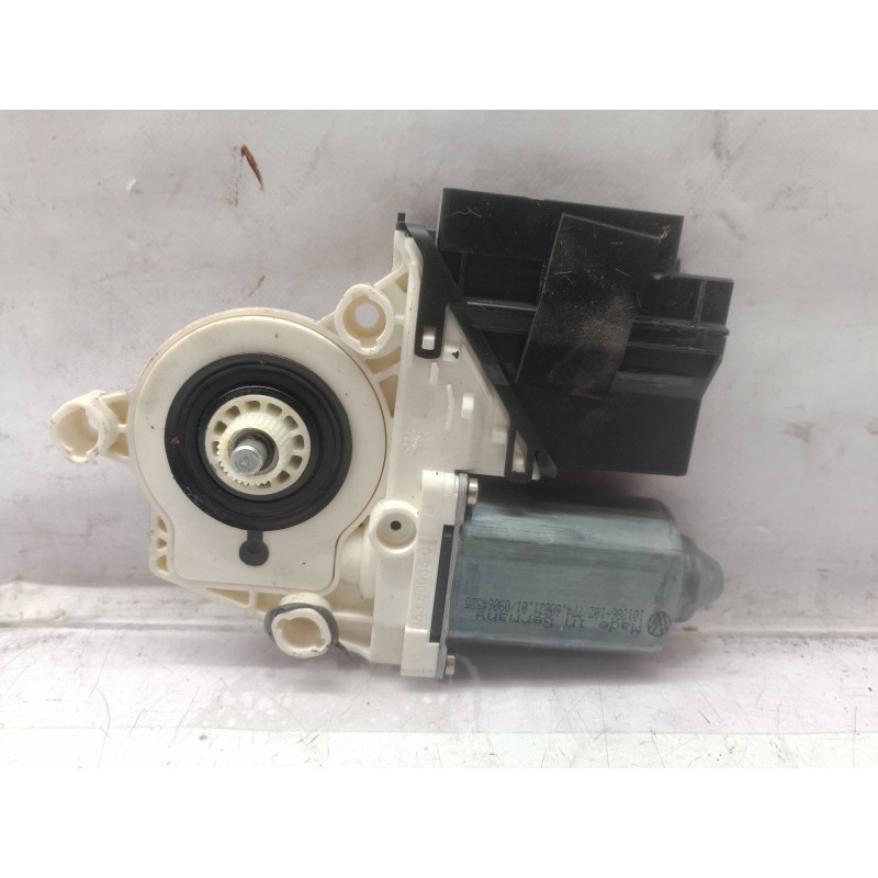 Recambio de motor elevalunas delantero derecho para seat ibiza (6l1) referencia OEM IAM 6L4837752DJ 6L4837752 104383101