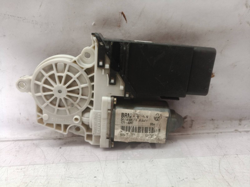 Recambio de motor elevalunas delantero izquierdo para seat toledo (1m2) referencia OEM IAM 1M0837755 1M0837755 9776101430203