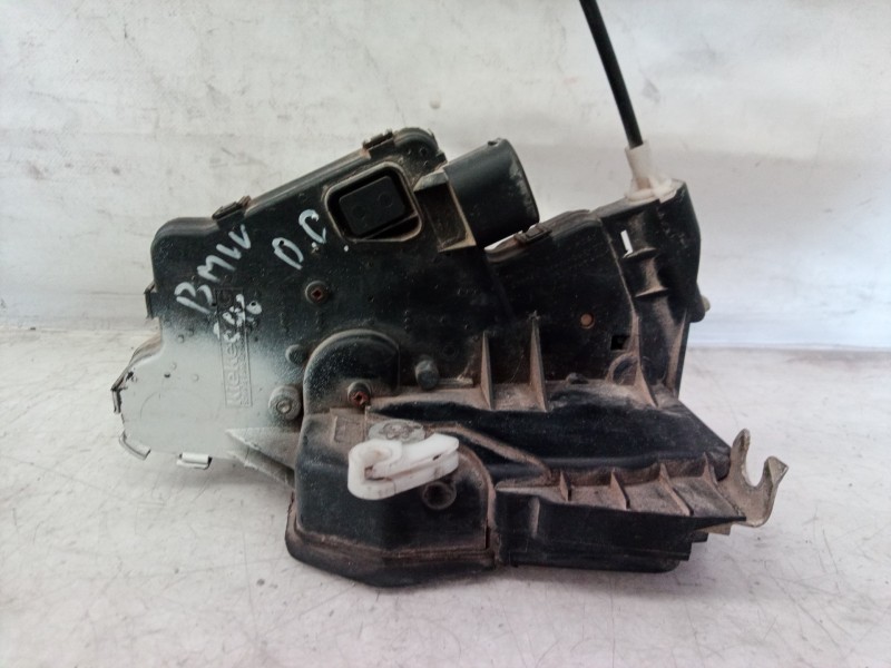 Recambio de cerradura puerta delantera derecha para bmw serie 3 berlina (e46) 320d referencia OEM IAM   