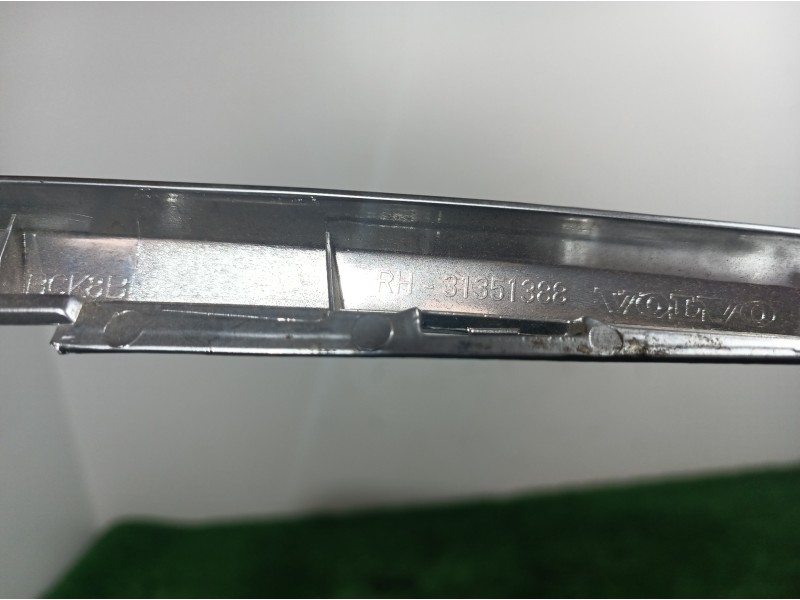Recambio de moldura consola central delantera para volvo xc60 referencia OEM IAM 31351388 31351388 31351388