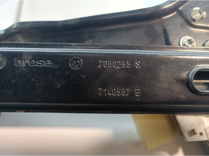 Recambio de elevalunas delantero izquierdo para bmw serie 3 berlina (e90) 325i referencia OEM IAM 7060265S 996624101 0130822226