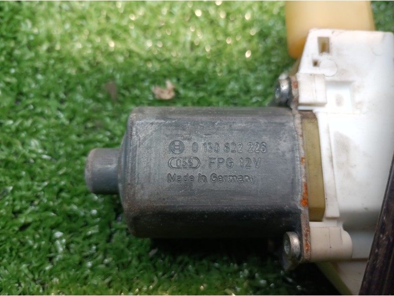 Recambio de elevalunas delantero izquierdo para bmw serie 3 berlina (e90) 325i referencia OEM IAM 7060265S 996624101 0130822226