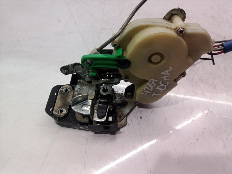 Recambio de cerradura puerta trasera derecha para kia sorento 2.5 crdi concept referencia OEM IAM   