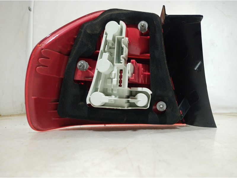 Recambio de piloto trasero derecho para bmw serie 3 berlina (e90) 325i referencia OEM IAM 6937458 6937458 6937458