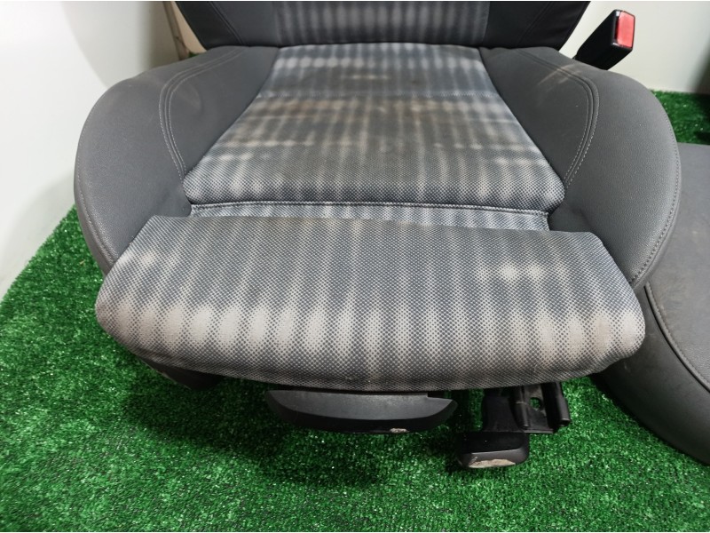 Recambio de juego asientos completo para bmw serie 1 berlina (e81/e87) 118d referencia OEM IAM   