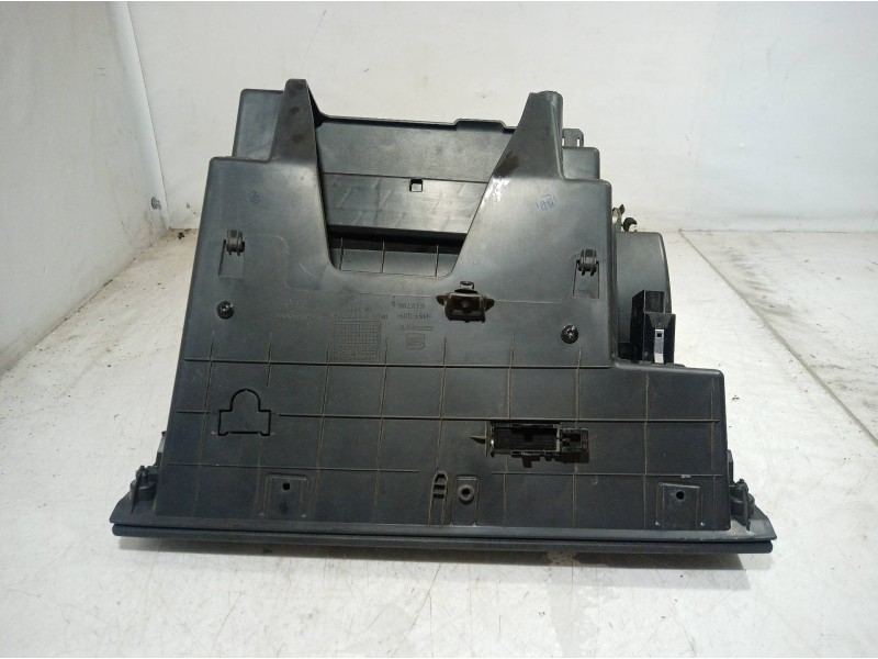Recambio de guantera para seat leon st (5f8) referencia OEM IAM 5F1857095 5F1857095 5F1857095