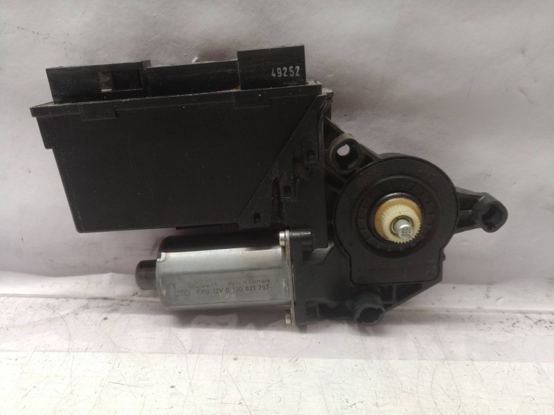 Recambio de motor elevalunas trasero izquierdo para audi a4 berlina (8e) referencia OEM IAM 8E0959801A 8E0959801 5WK47009