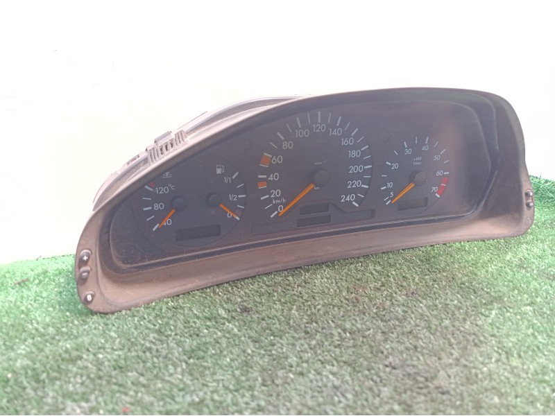 Recambio de cuadro instrumentos para mercedes-benz clase clk (w208) cabrio referencia OEM IAM 87001345 2085401911 110008901002