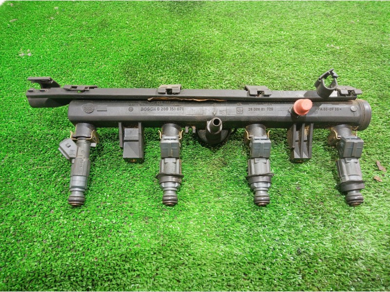 Recambio de rampa inyectora para seat ibiza (6k1) free sky referencia OEM IAM 030133319AA 030133319AA 2435170160