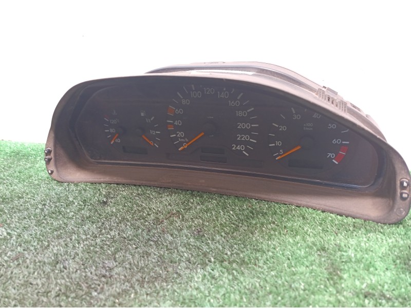 Recambio de cuadro instrumentos para mercedes-benz clase clk (w208) cabrio referencia OEM IAM 87001345 2085401911 110008901002