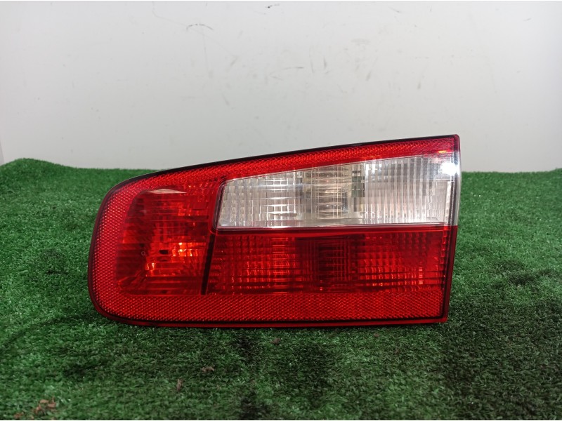 Recambio de piloto trasero derecho interior para renault laguna ii (bg0) referencia OEM IAM 8200002476 8200002476 23460202