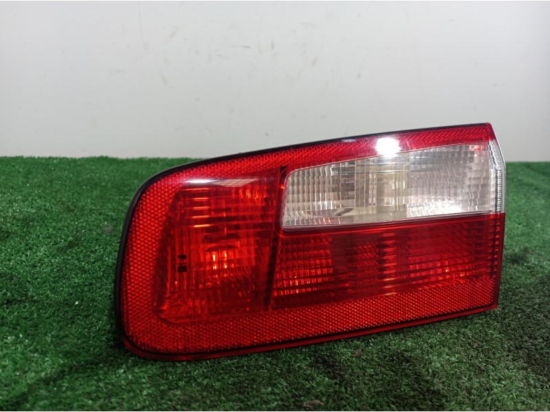 Recambio de piloto trasero derecho interior para renault laguna ii (bg0) referencia OEM IAM 8200002476 8200002476 23460202