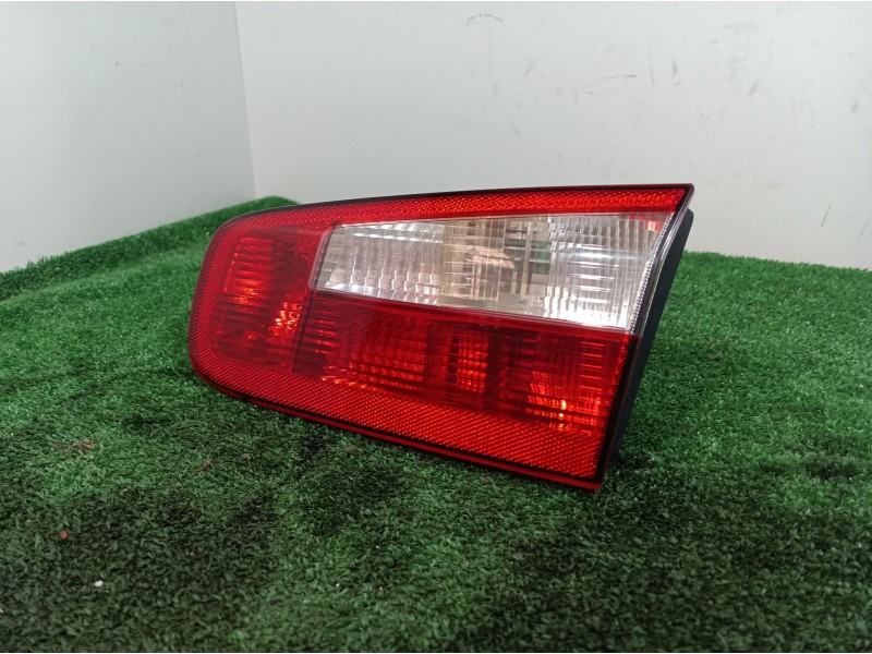 Recambio de piloto trasero derecho interior para renault laguna ii (bg0) referencia OEM IAM 8200002476 8200002476 23460202