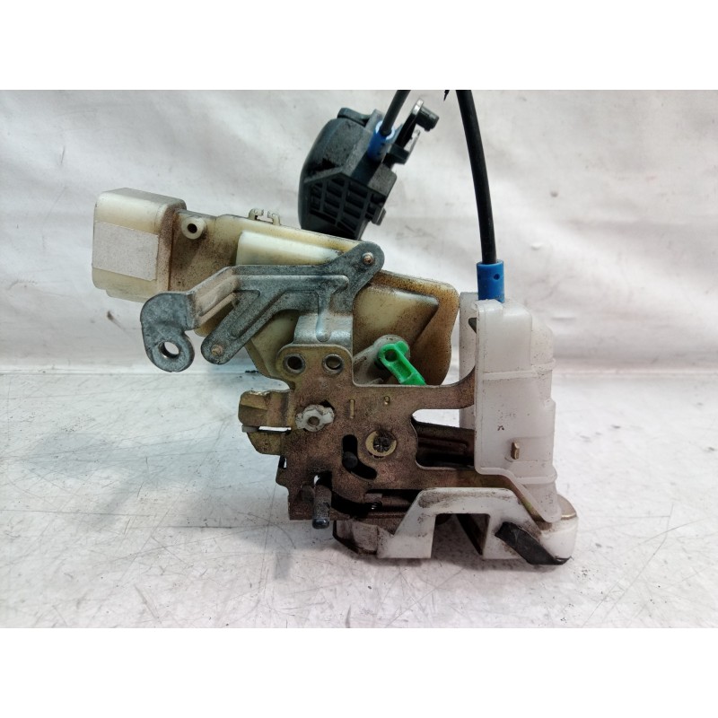 Recambio de cerradura puerta trasera derecha para toyota yaris (ncp1/nlp1/scp1) 1.0 linea luna referencia OEM IAM   