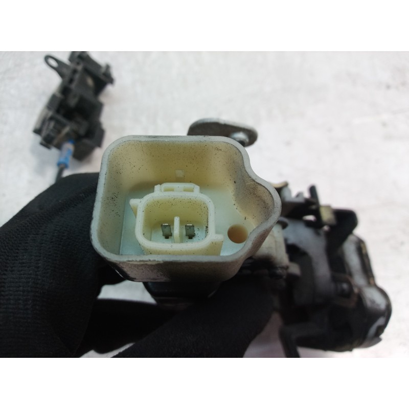 Recambio de cerradura puerta trasera derecha para toyota yaris (ncp1/nlp1/scp1) 1.0 linea luna referencia OEM IAM   