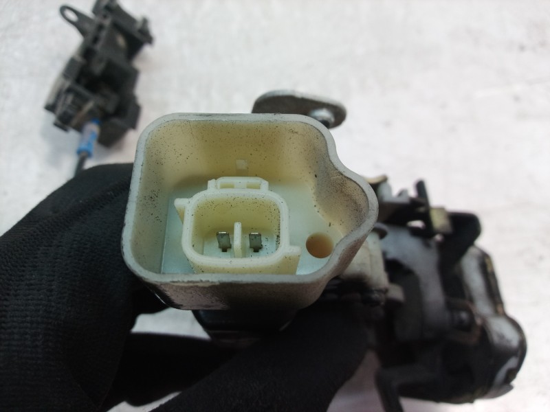 Recambio de cerradura puerta trasera derecha para toyota yaris (ncp1/nlp1/scp1) 1.0 linea luna referencia OEM IAM   