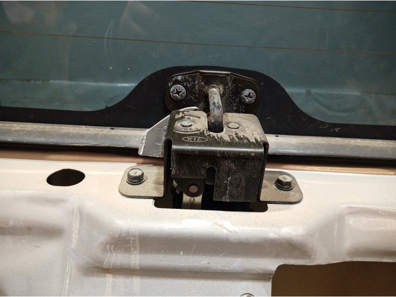Recambio de porton trasero para kia sorento 2.5 crdi concept referencia OEM IAM   