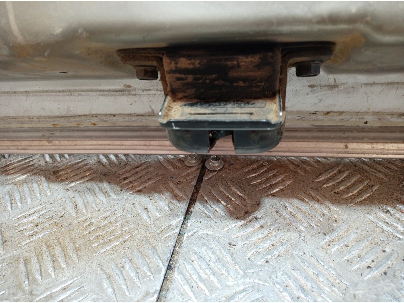 Recambio de porton trasero para kia sorento 2.5 crdi concept referencia OEM IAM   