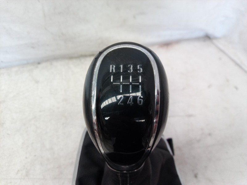Recambio de palanca cambio para opel insignia sports tourer cosmo referencia OEM IAM 55563829 55563829 55563829