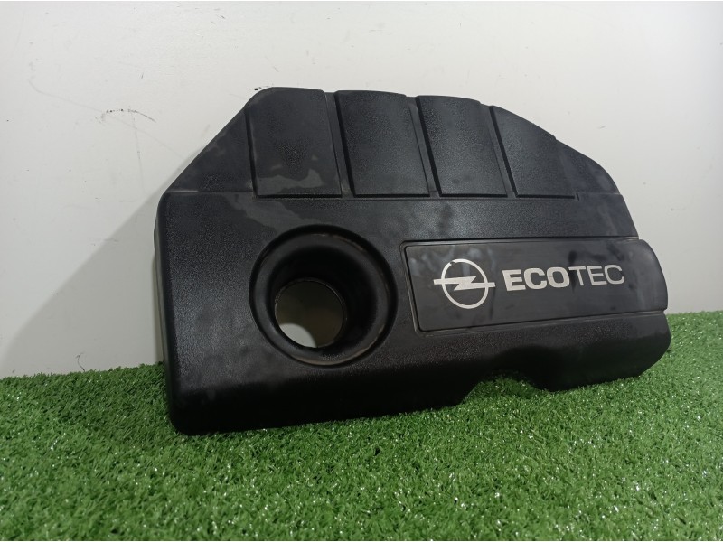 Recambio de tapa motor para opel astra h berlina referencia OEM IAM 330188061 330188061 330188061