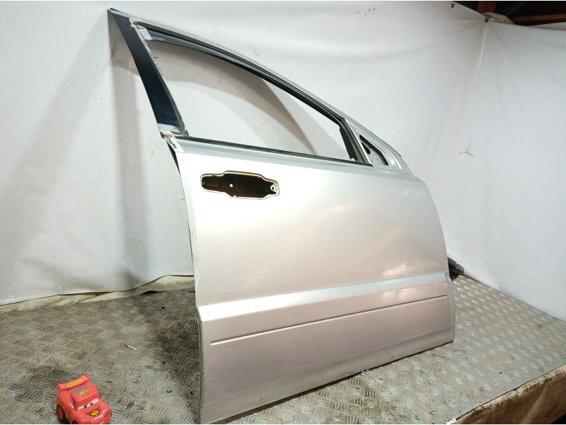 Recambio de puerta delantera derecha para kia sorento 2.5 crdi concept referencia OEM IAM   