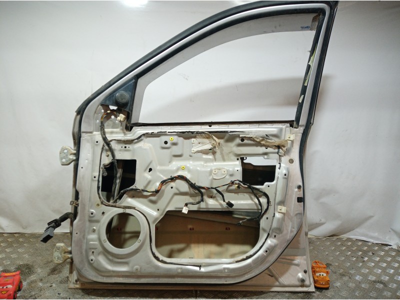 Recambio de puerta delantera derecha para kia sorento 2.5 crdi concept referencia OEM IAM   