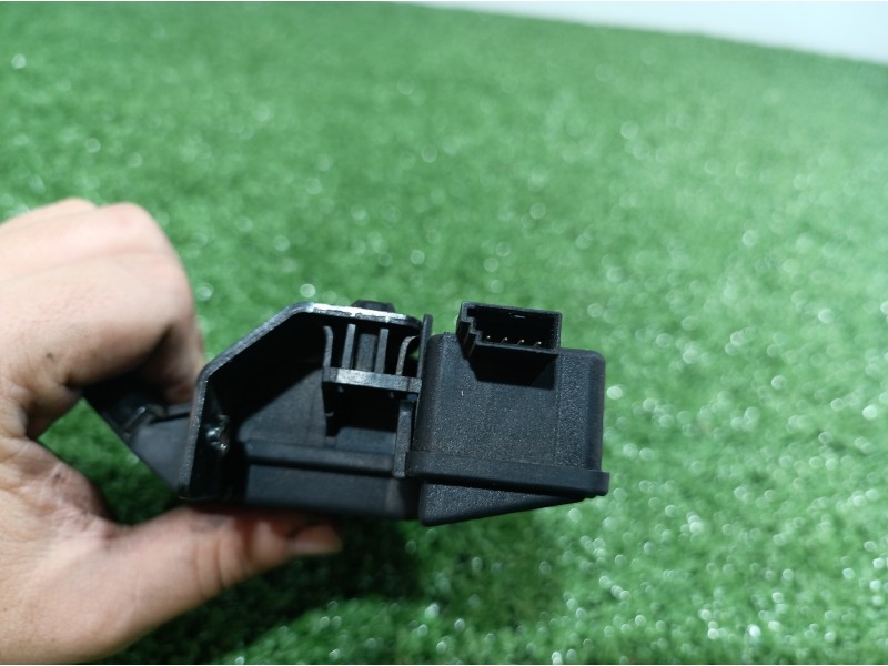 Recambio de cerradura maletero / porton para bmw serie 3 berlina (e46) referencia OEM IAM 8196401 8196401 8196401