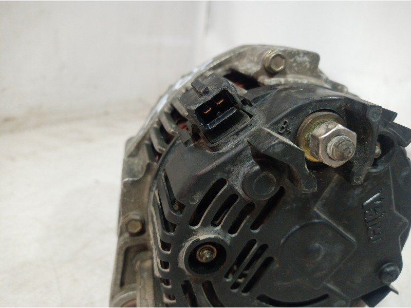 Recambio de alternador para volkswagen polo berlina (6n1) air referencia OEM IAM 037903823G  