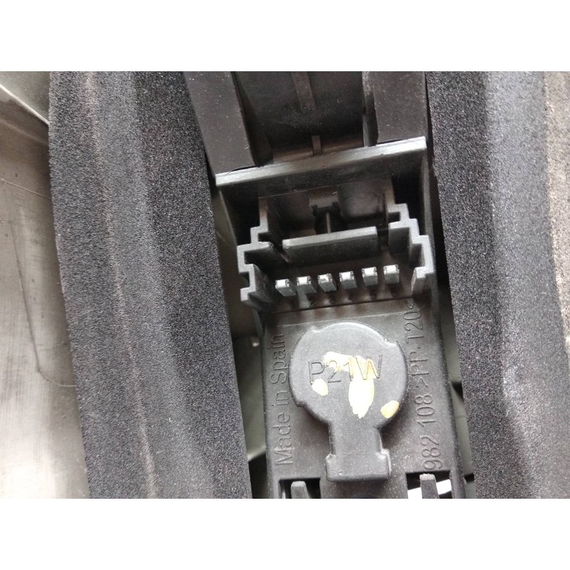 Recambio de piloto trasero derecho para renault megane ii familiar 1.5 dci diesel referencia OEM IAM 8200417351 8200417351 82004