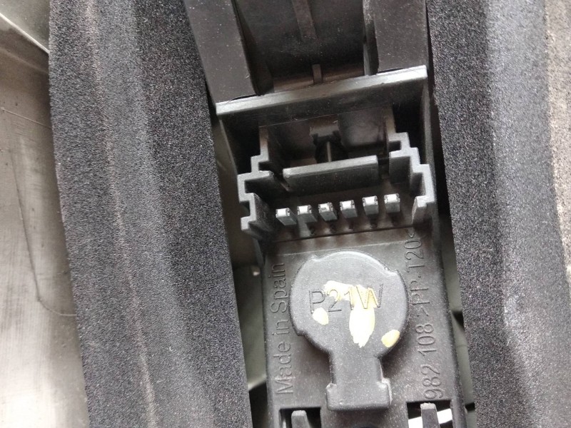 Recambio de piloto trasero derecho para renault megane ii familiar 1.5 dci diesel referencia OEM IAM 8200417351 8200417351 82004