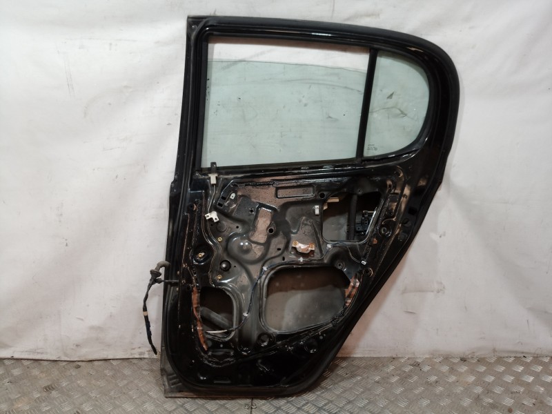 Recambio de puerta trasera derecha para toyota yaris (ncp1/nlp1/scp1) 1.0 linea luna referencia OEM IAM   