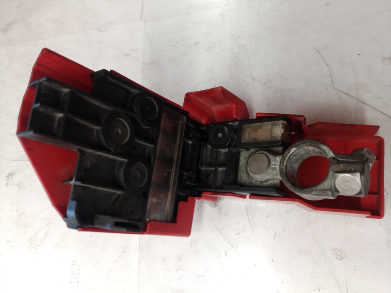 Recambio de caja reles / fusibles para ford fiesta (cb1) ambiente referencia OEM IAM   