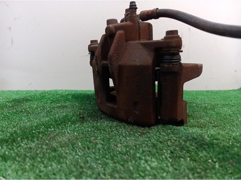 Recambio de pinza freno delantera izquierda para toyota corolla (e12) referencia OEM IAM 26937D 26937D 26937