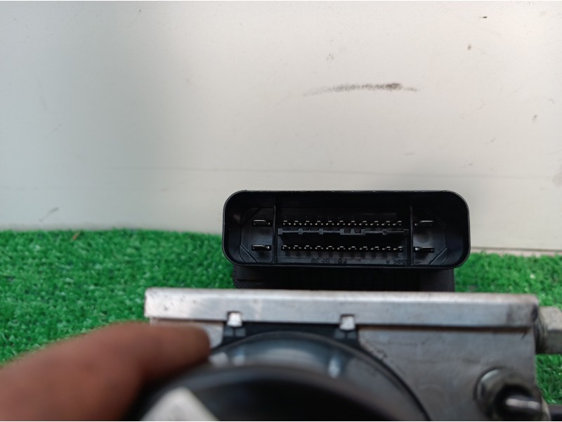 Recambio de abs para ford focus berlina (cap) ambiente (d) referencia OEM IAM 3M512M110JA 3M512M110JA 3M512M110