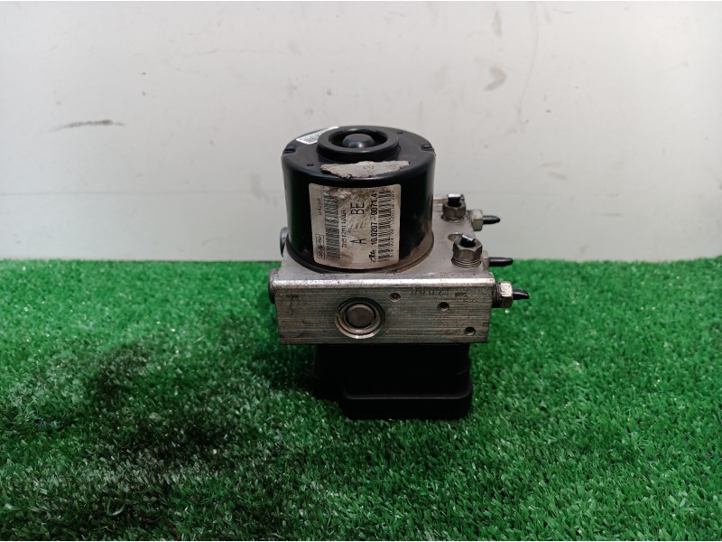 Recambio de abs para ford focus berlina (cap) ambiente (d) referencia OEM IAM 3M512M110JA 3M512M110JA 3M512M110