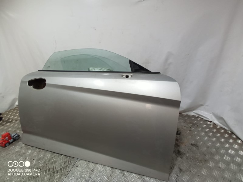 Recambio de puerta delantera derecha para hyundai coupe (gk) 1.6 fx referencia OEM IAM    Recambio de puerta delantera derecha para hyundai coupe (gk) 1.6 fx referencia OEM IAM