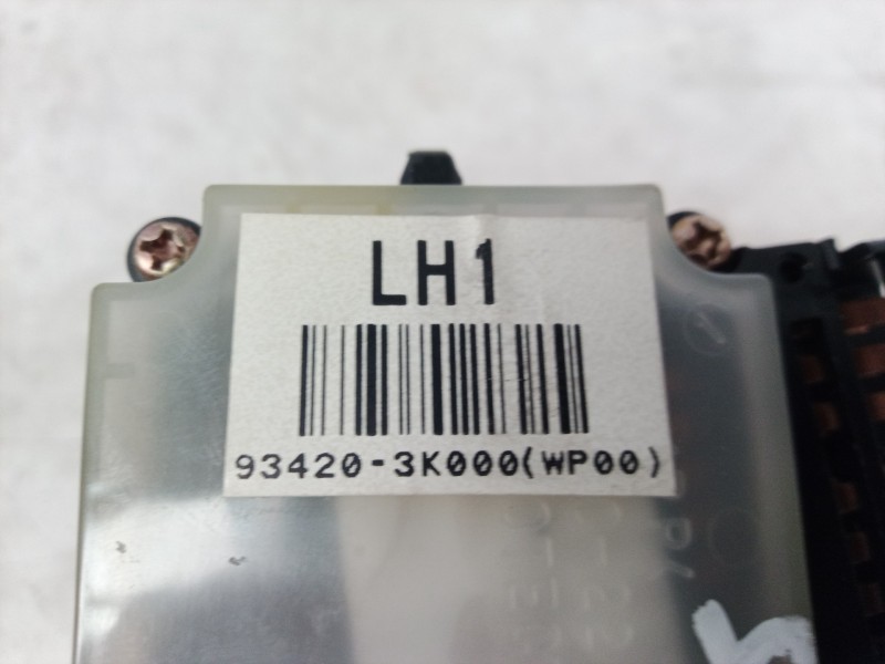 Recambio de mando limpia para hyundai sonata (nf) 2.0 crdi comfort ii referencia OEM IAM 934203K000 934203K000 934203K000