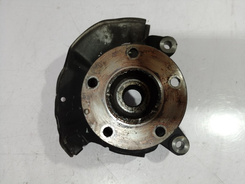 Recambio de mangueta delantera derecha para mazda 626 monovolumen (gw) 2.0 exclusive (85kw) referencia OEM IAM   