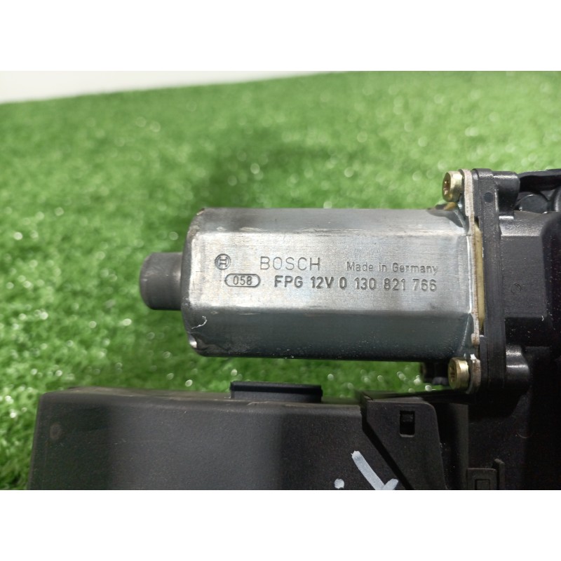 Recambio de elevalunas trasero derecho para audi a4 berlina (8e) 1.9 tdi (96kw) referencia OEM IAM 8E0959802A 105849103 97001059