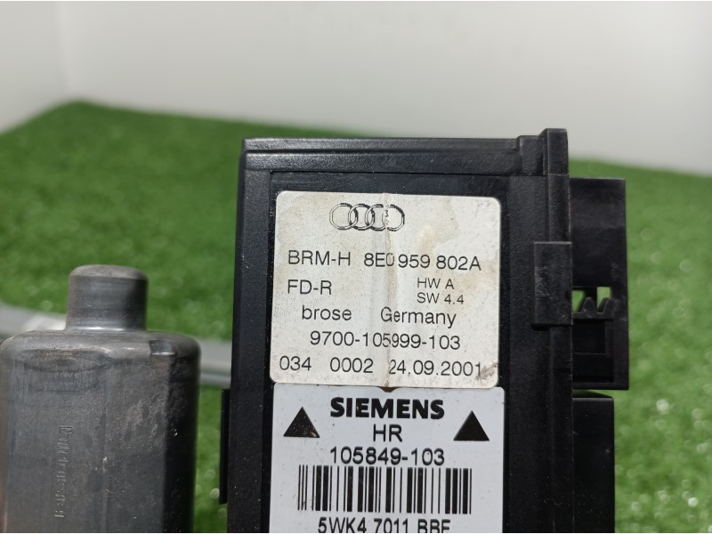 Recambio de elevalunas trasero derecho para audi a4 berlina (8e) 1.9 tdi (96kw) referencia OEM IAM 8E0959802A 105849103 97001059
