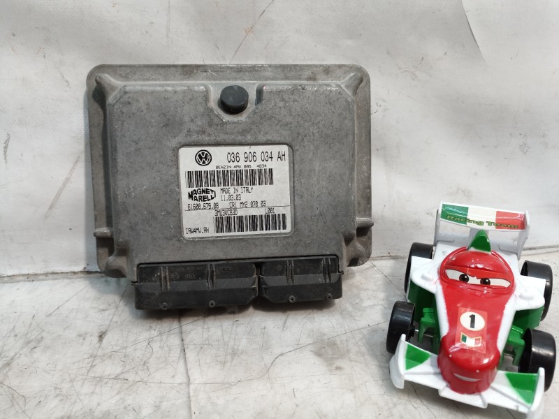 Recambio de centralita motor uce para seat ibiza (6l1) signo referencia OEM IAM 036906034AH 6160067908 3MU3VCB3D