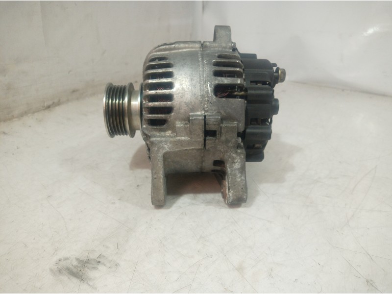 Recambio de alternador para renault scenic ii confort authentique referencia OEM IAM TG11C011 TG11C011 254266AD