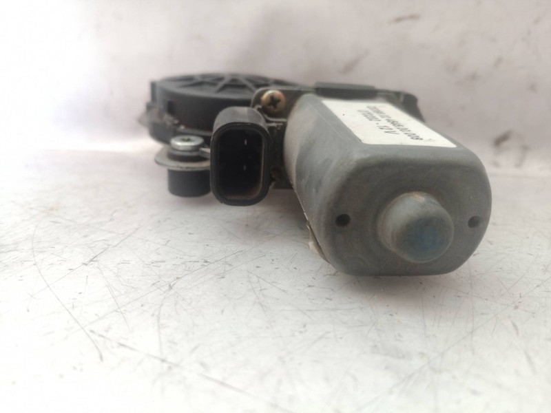 Recambio de motor elevalunas delantero derecho para volkswagen golf iv berlina (1j1) referencia OEM IAM   