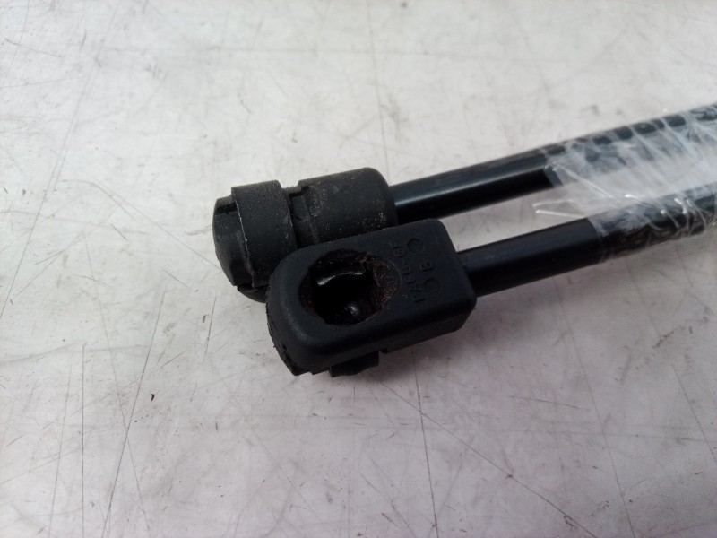 Recambio de amortiguadores capo para alfa romeo 147 (190) 1.6 t.spark distinctive referencia OEM IAM   