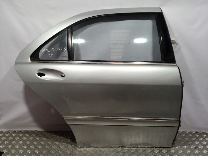 Recambio de puerta trasera derecha para mercedes-benz clase s (w126) berlina+coupe referencia OEM IAM   